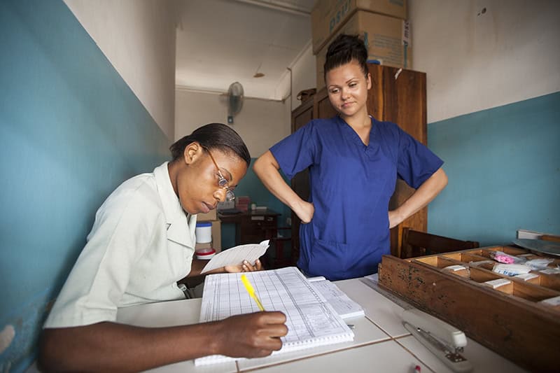 medical work volunteering and internships in Africa
